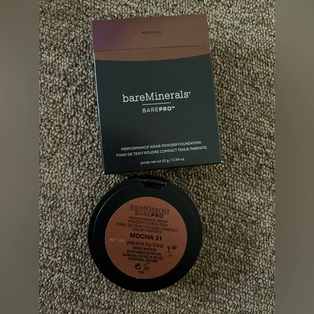 Bareminerals barepro performance wear powder foundation MOCHA 31 New in the box